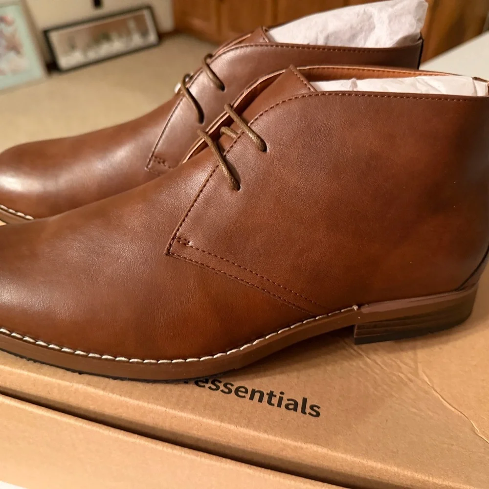 Amazon Essentials Men's Brown Chukka Boots‎ Size 10 NEW